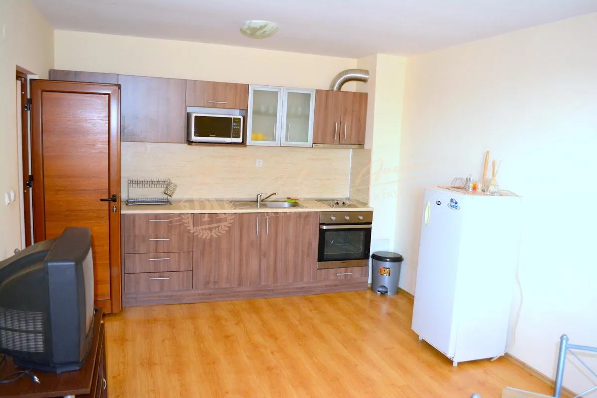 Двухкомнатный апартамент в центре Солнечного берега