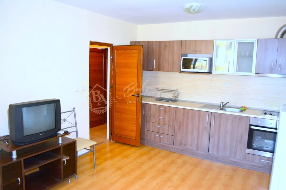 Двухкомнатный апартамент в центре Солнечного берега