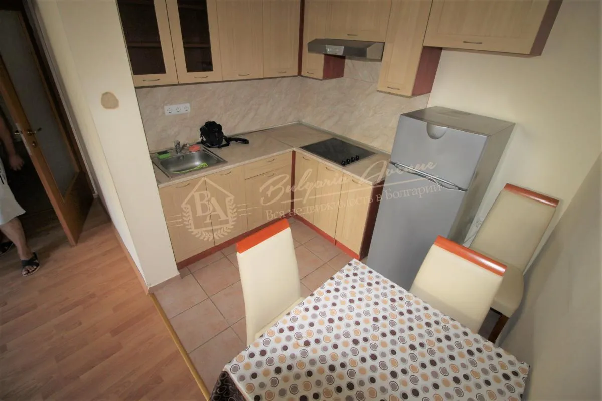 Двухкомнатная квартира в комплексе у моря в 100 м от пляжа, г.Святой Влас