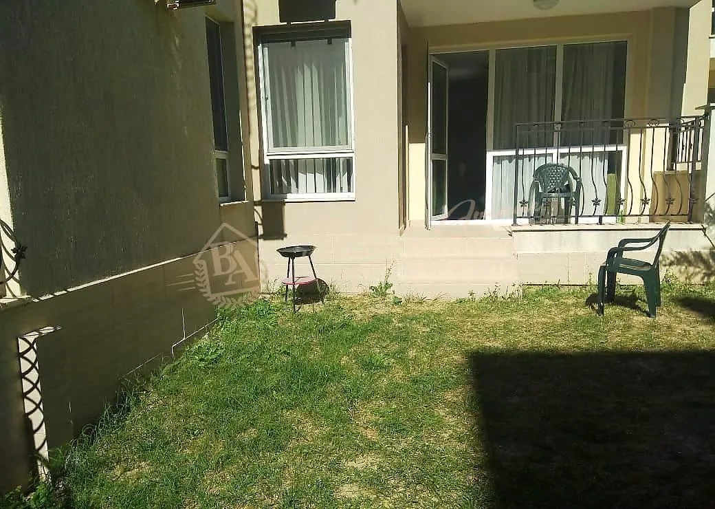 Двухкомнатная квартира с видом на море и с двориком в г.Бяла