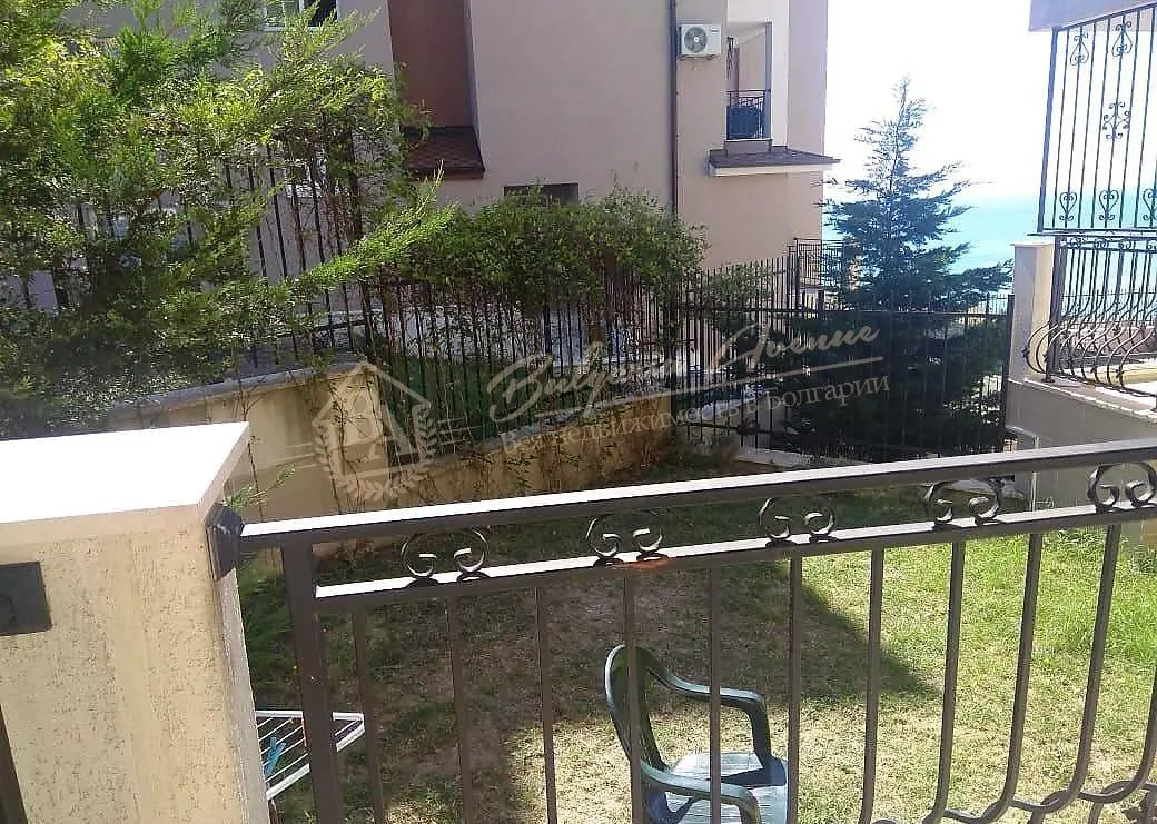 Двухкомнатная квартира с видом на море и с двориком в г.Бяла