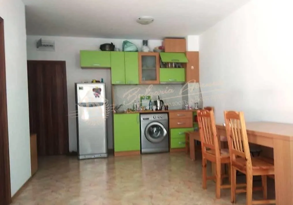 Двухкомнатная квартира с видом на море и с двориком в г.Бяла