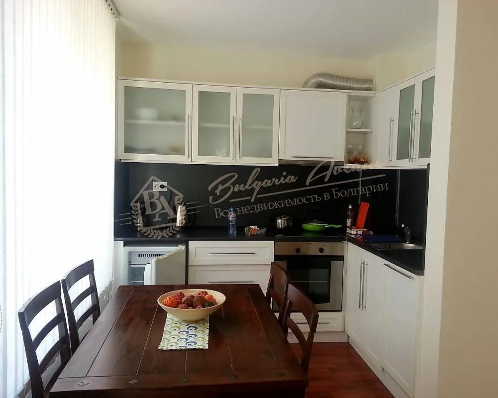 Двухкомнатная квартира в центральной части к.Солнечный берег