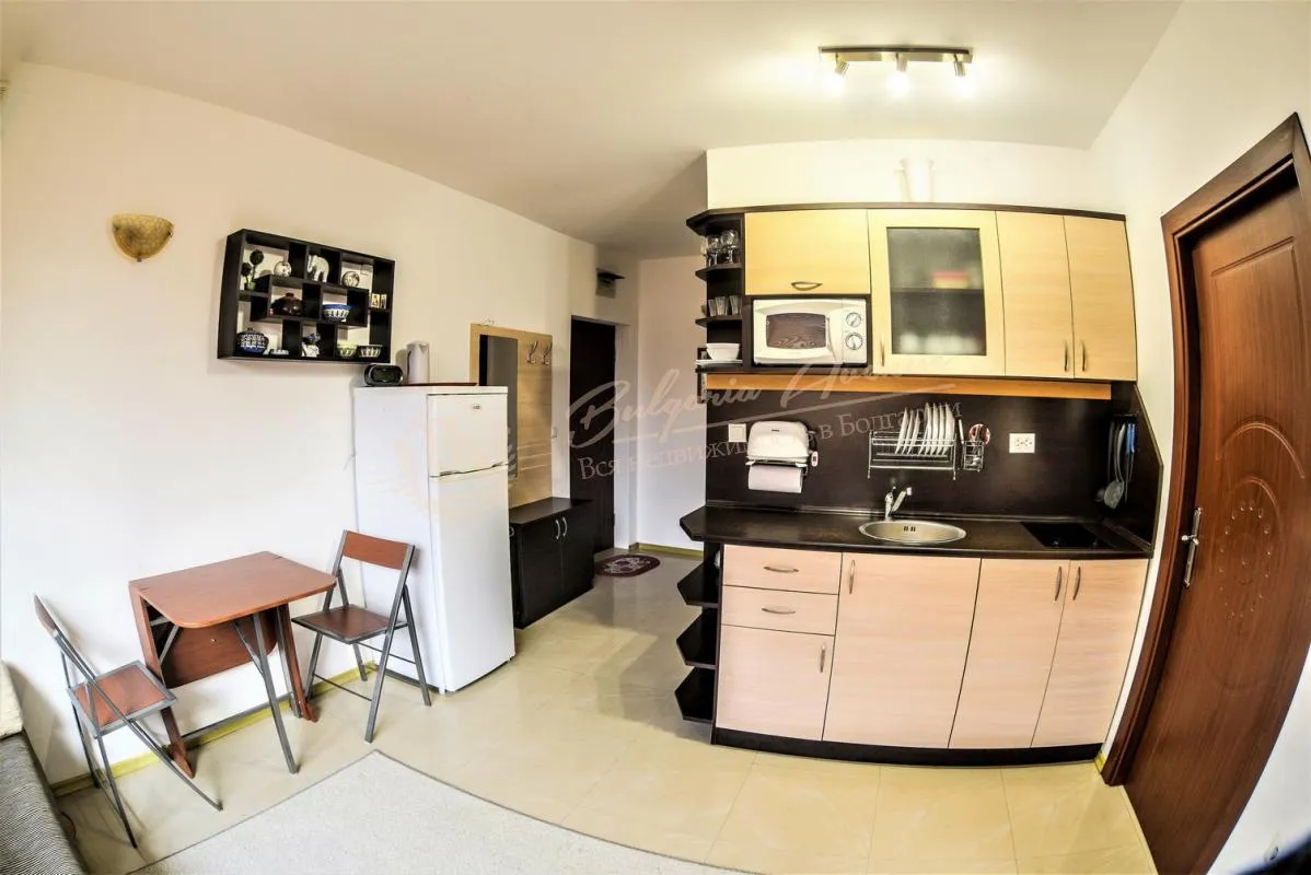 Уютный апартамент с 1 спальней со своей парковкой у моря, к.Солнечный берег