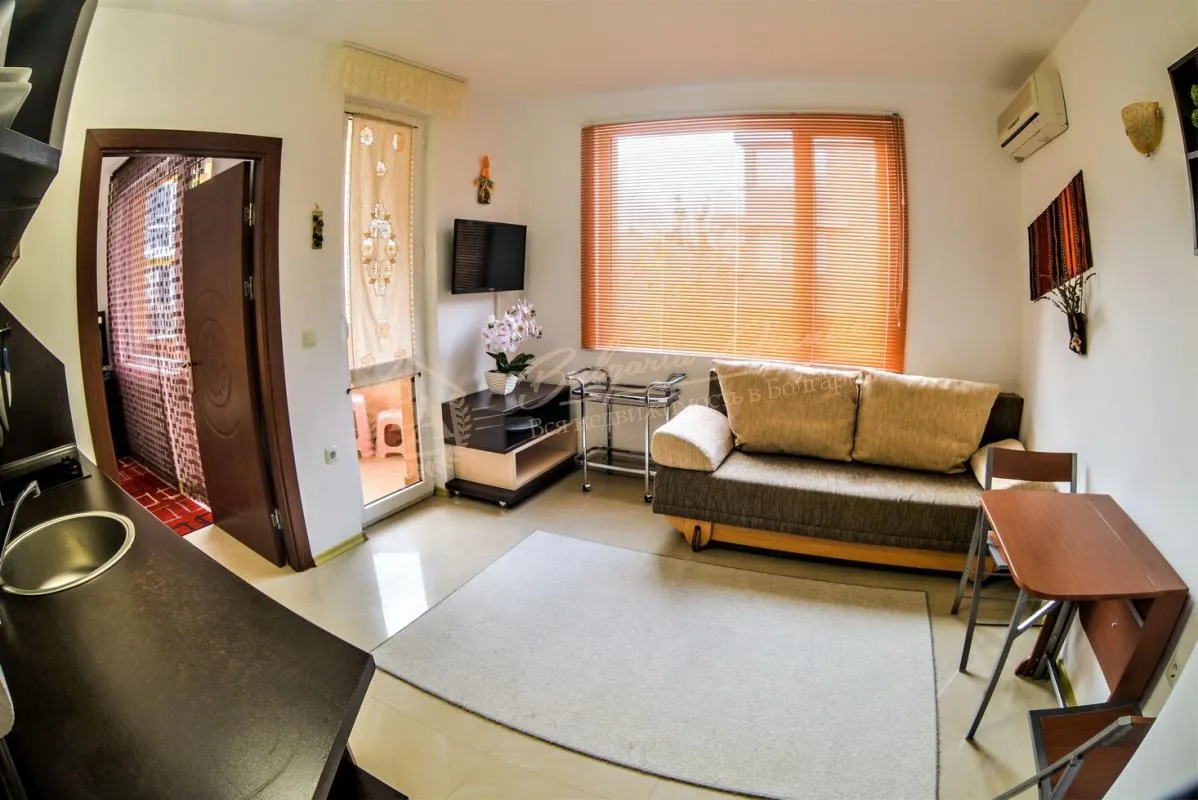 Уютный апартамент с 1 спальней со своей парковкой у моря, к.Солнечный берег