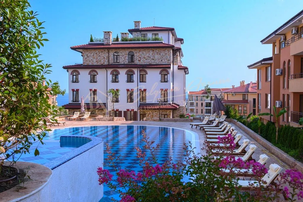 Апартамент с 1 спальней в элитном жилом комплексе в 100 м от моря, г.Св.Влас