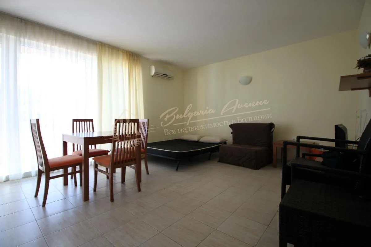 Апартамент с 1 спальней, с мебелью на второй линии, к.Солнечный Берег