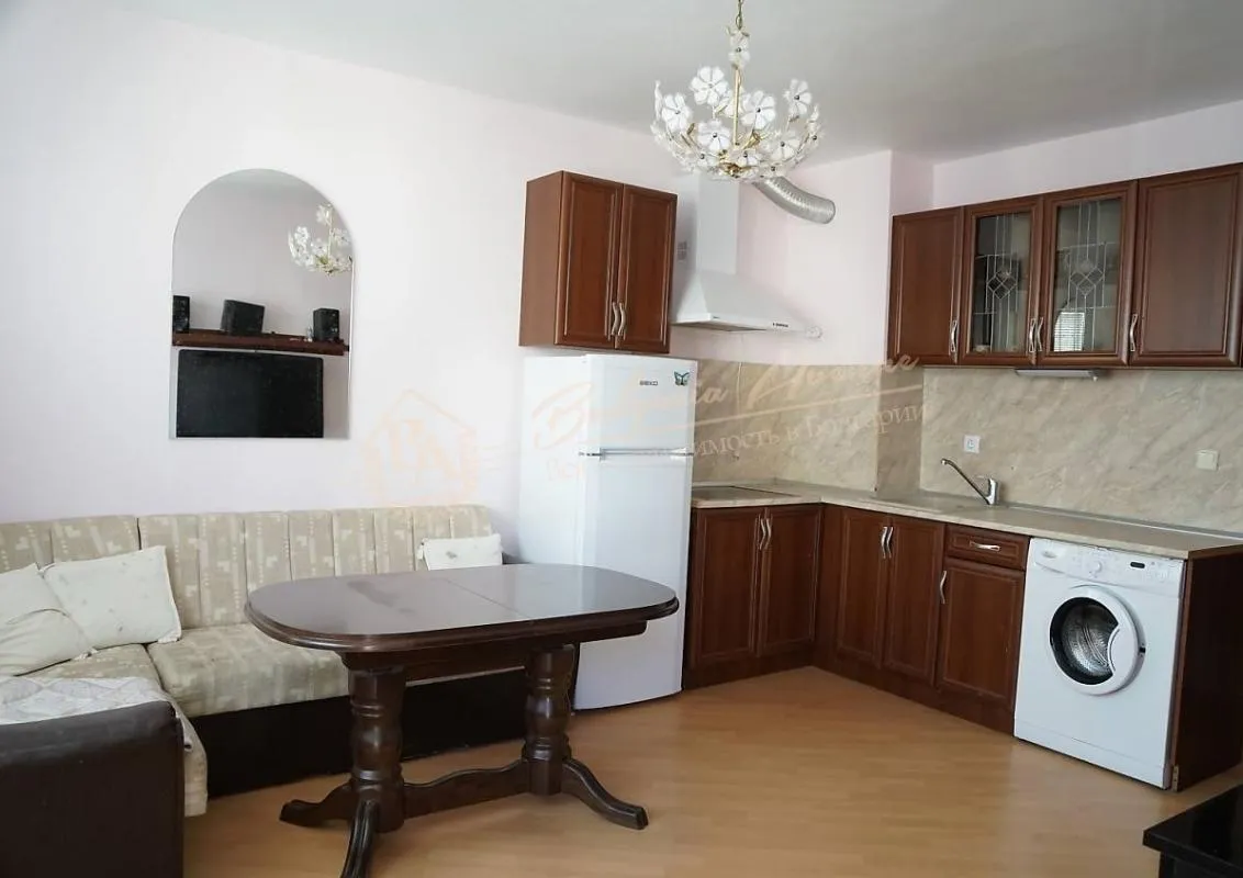 Двухкомнатная квартира без таксы поддержки у моря в с.Равда