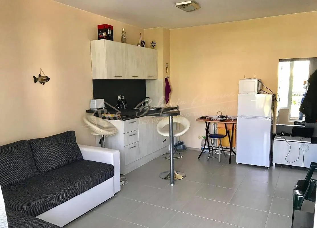 Меблированная квартира без таксы поддержки всего в 5 минутах от пляжа