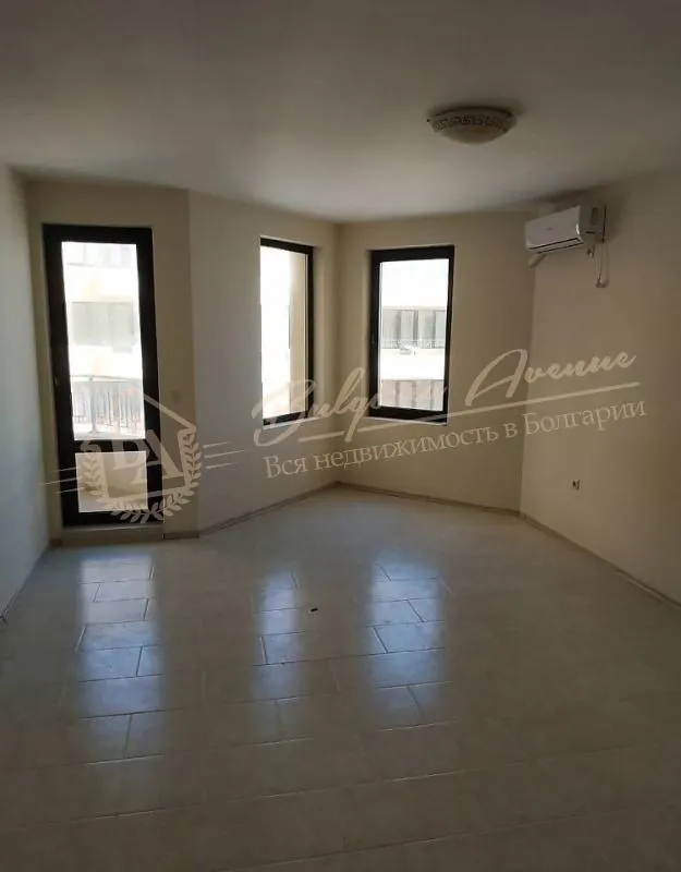 Новая, просторная, двухкомнатная квартира на первой линии в с.Равда