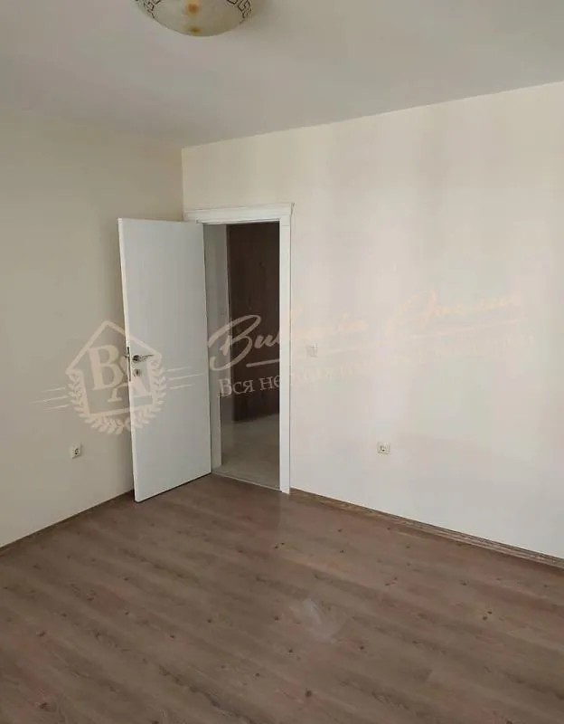 Новая, просторная, двухкомнатная квартира на первой линии в с.Равда