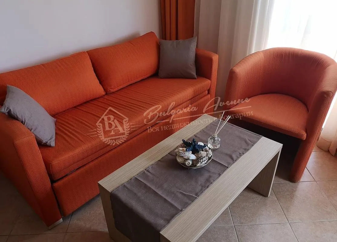 Двухкомнатная квартира с мебелью в 300 м от пляжа, к.Солнечный Берег