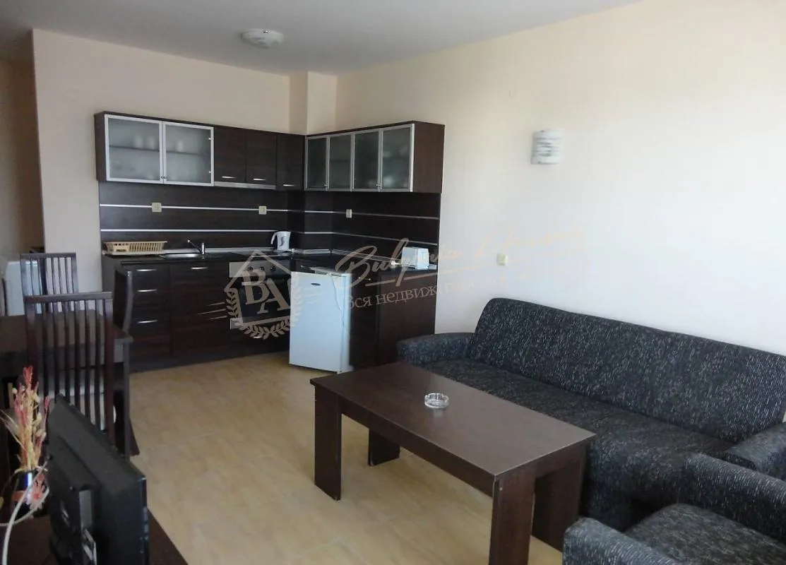 Двухкомнатная квартира на первой линии моря, к. Солнечный берег