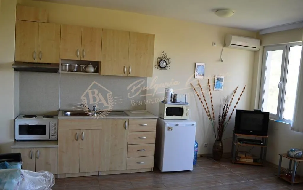 Двухкомнатная квартира с видом на море и виноградники в г.Святой Влас