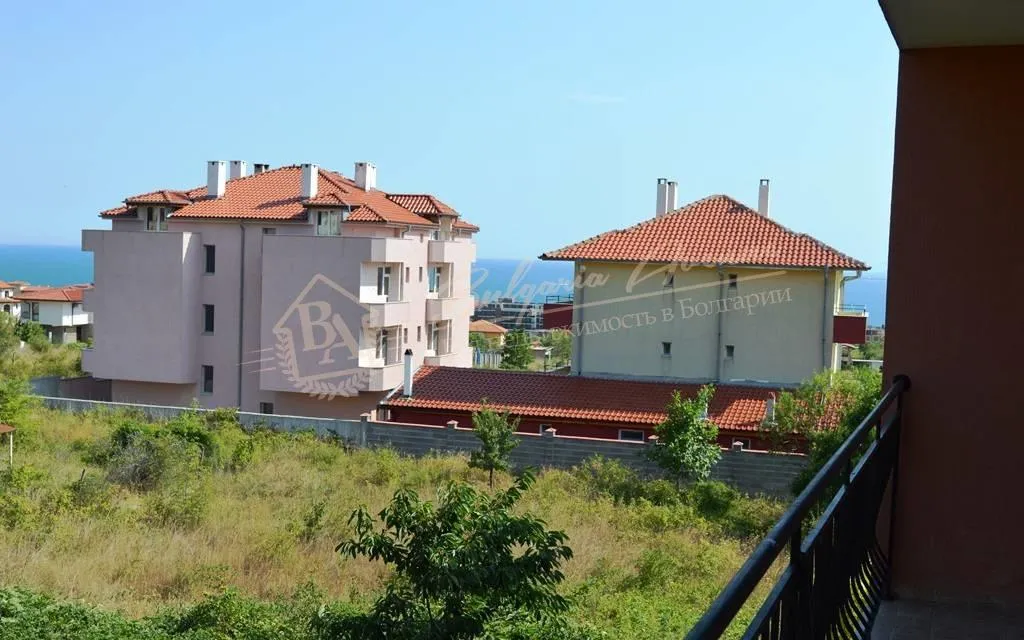 Двухкомнатная квартира с видом на море и виноградники в г.Святой Влас