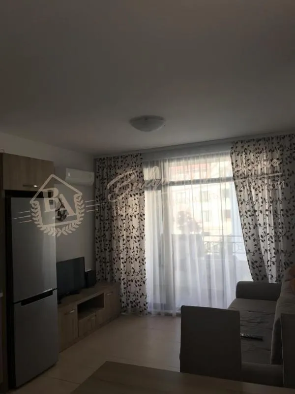 Двухкомнатная квартира с мебелью на 1 линии моря в г.Созополь