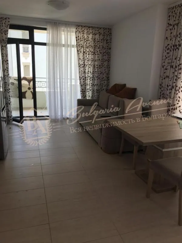 Двухкомнатная квартира с мебелью на 1 линии моря в г.Созополь