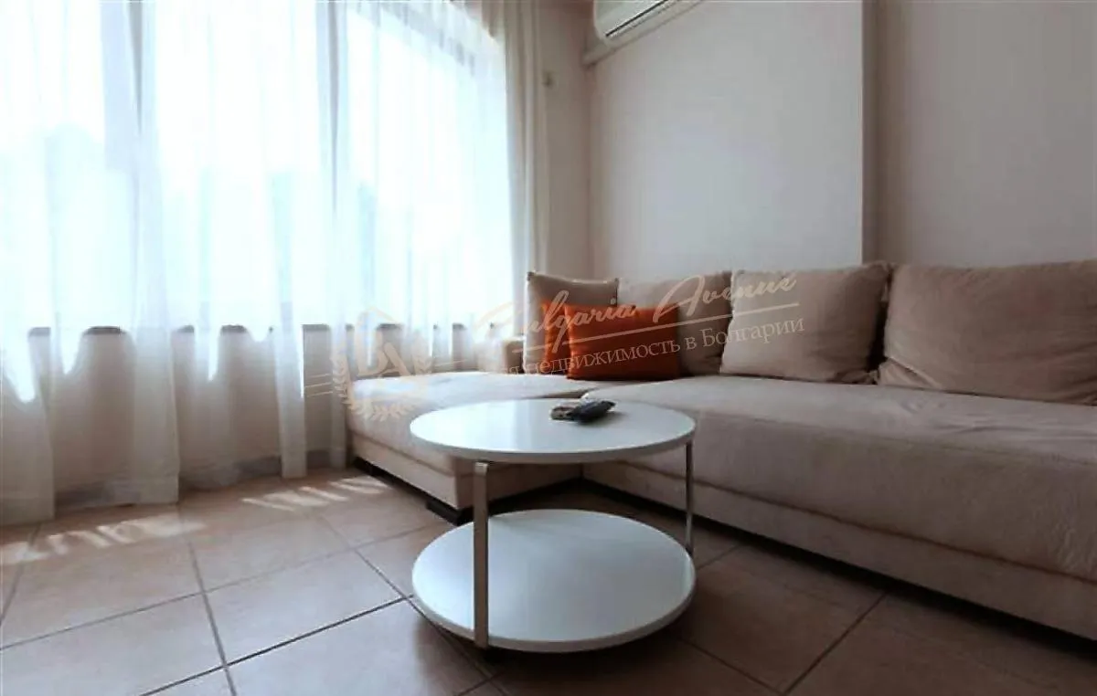 Просторный апартамент с 1 спальней у моря, к.Солнечный Берег