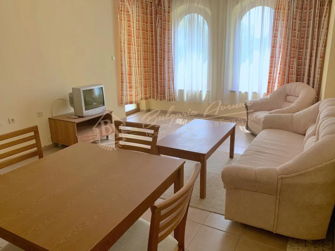 Просторный апартамент с 1 спальней у моря рядом с парком, к.Солнечный Берег