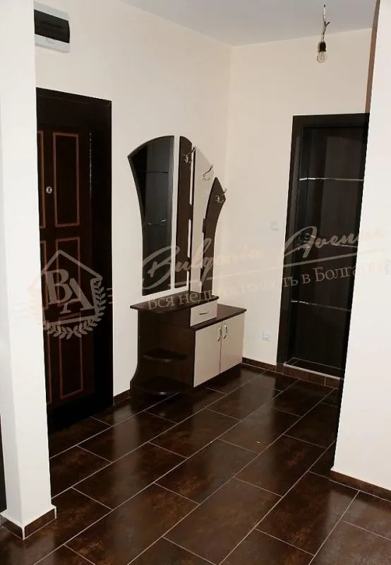 Двухкомнатная меблированная квартира на побережье в Равде