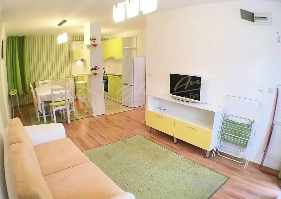 Новый, стильный апартамент с мебелью в 200 м от моря, г.Святой Влас