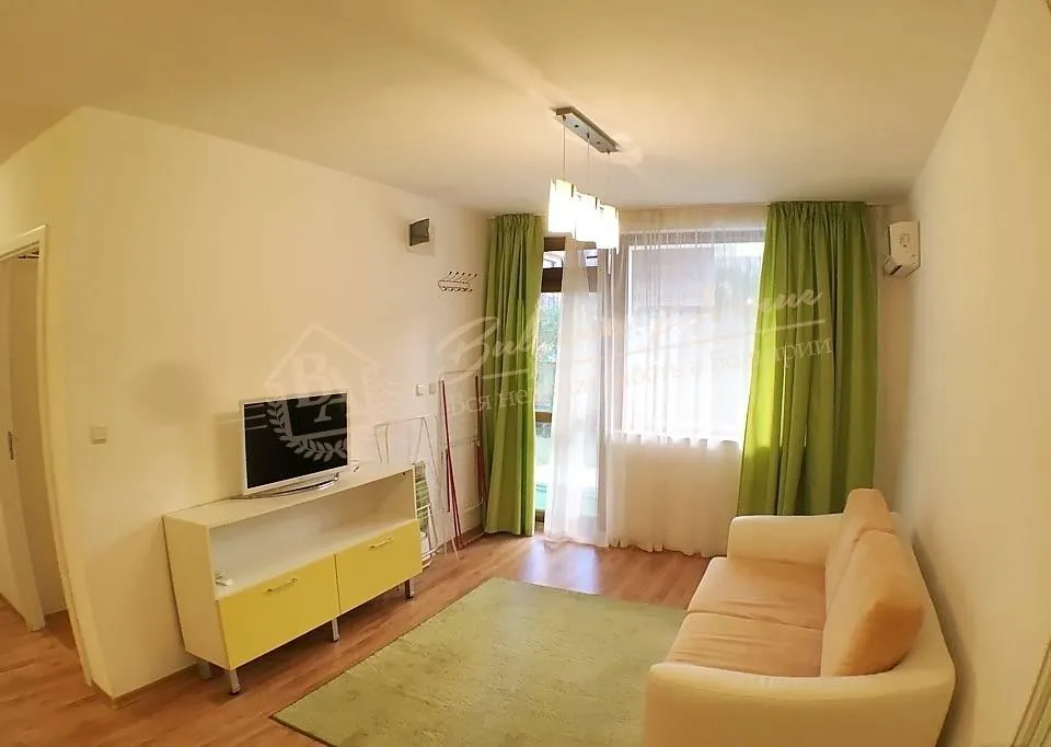 Новый, стильный апартамент с мебелью в 200 м от моря, г.Святой Влас