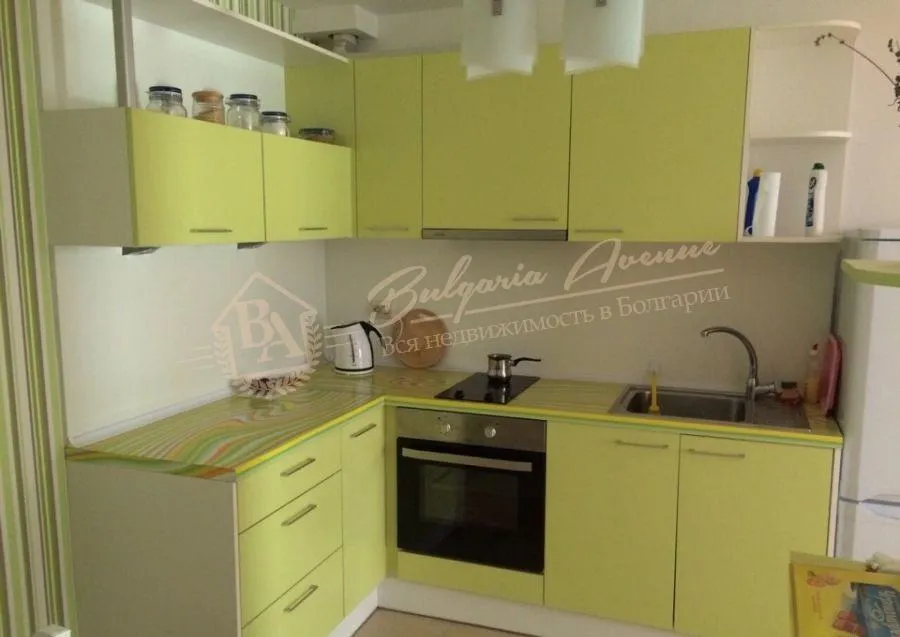 Новый, стильный апартамент с мебелью в 200 м от моря, г.Святой Влас