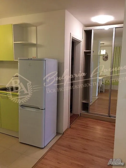 Новый, стильный апартамент с мебелью в 200 м от моря, г.Святой Влас