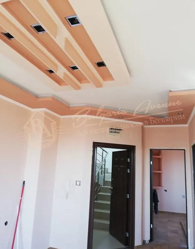 Новая, двухкомнатная квартира для ПМЖ без обслуживания в г.Несебър