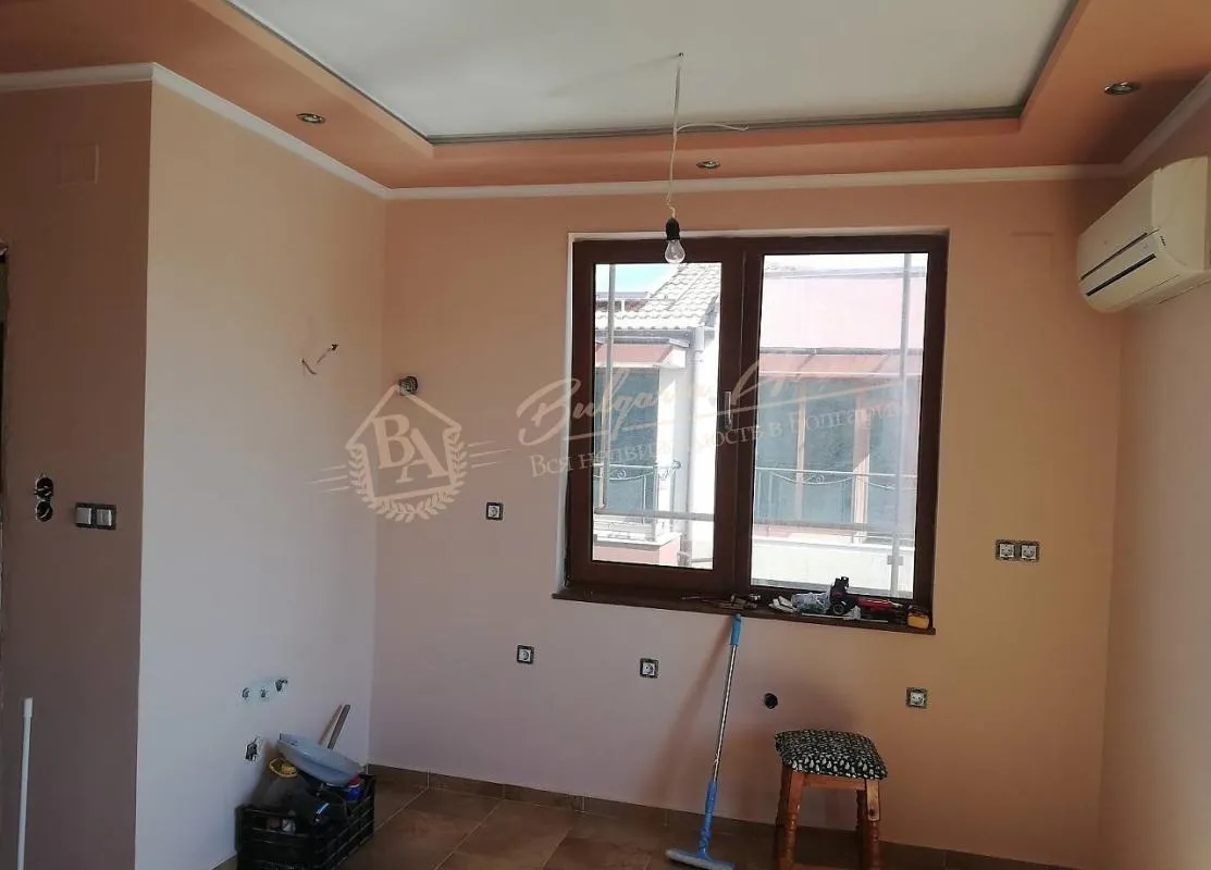 Новая, двухкомнатная квартира для ПМЖ без обслуживания в г.Несебър