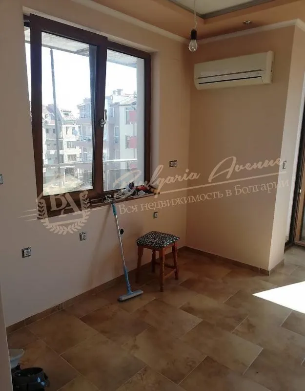 Новая, двухкомнатная квартира для ПМЖ без обслуживания в г.Несебър