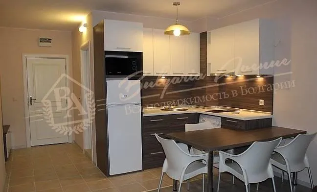 Стильный, меблированный апартамент с 1 спальней у моря, к.Солнечный Берег