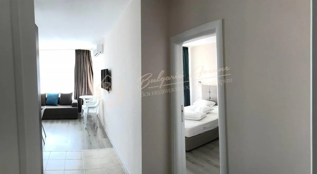 Стильный, меблированный апартамент с 1 спальней у моря, к.Солнечный Берег