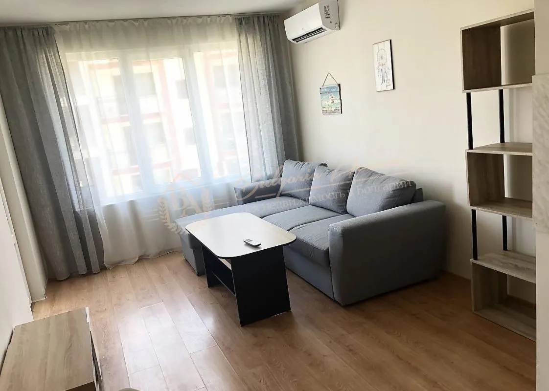 Меблированная двухкомнатная квартира у моря в г.Несебре