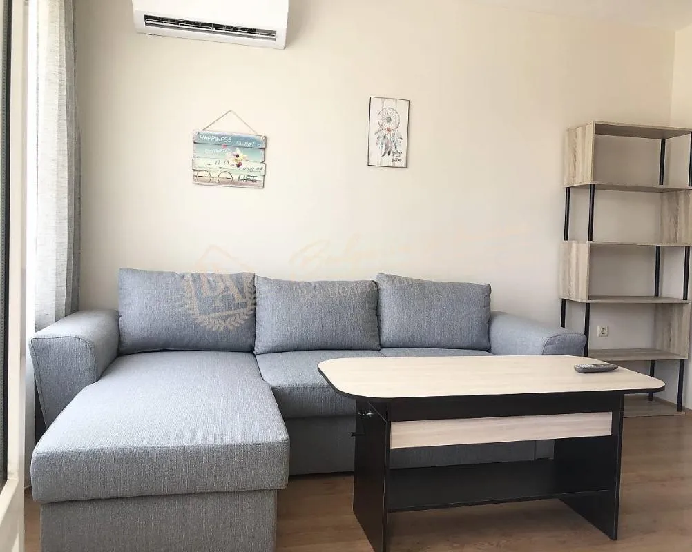 Меблированная двухкомнатная квартира у моря в г.Несебре