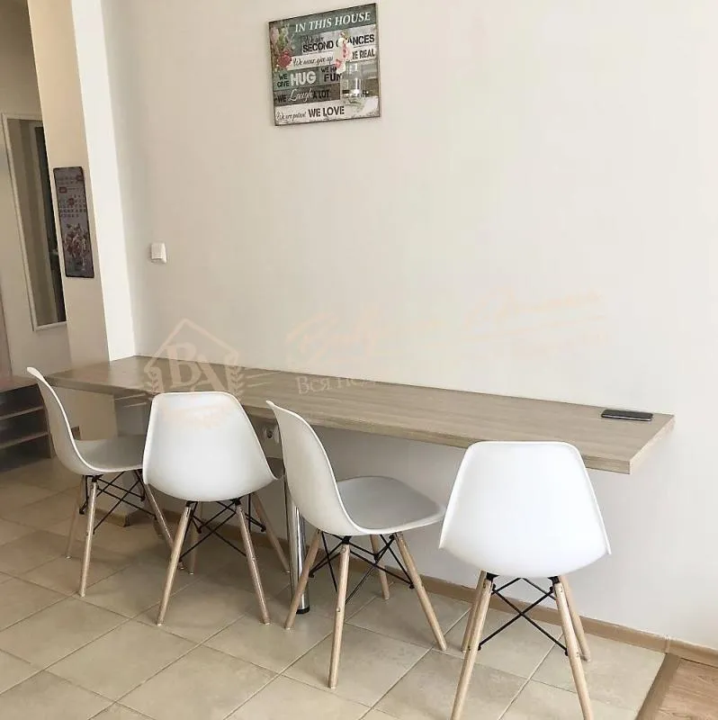 Меблированная двухкомнатная квартира у моря в г.Несебре