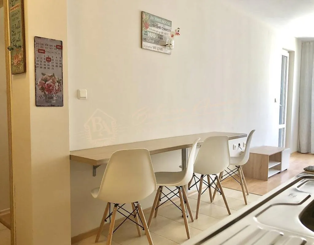 Меблированная двухкомнатная квартира у моря в г.Несебре