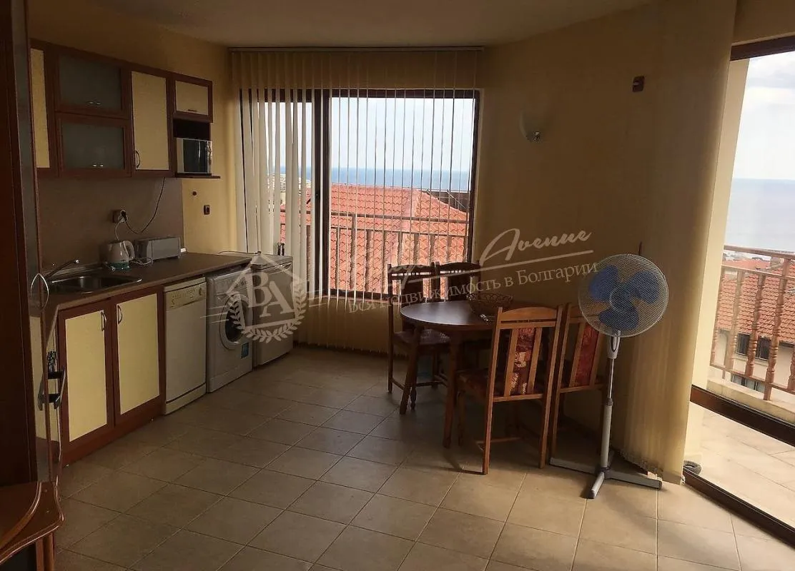 Двухкомнатная квартира в жилом доме с видом на море в г.Святой Влас