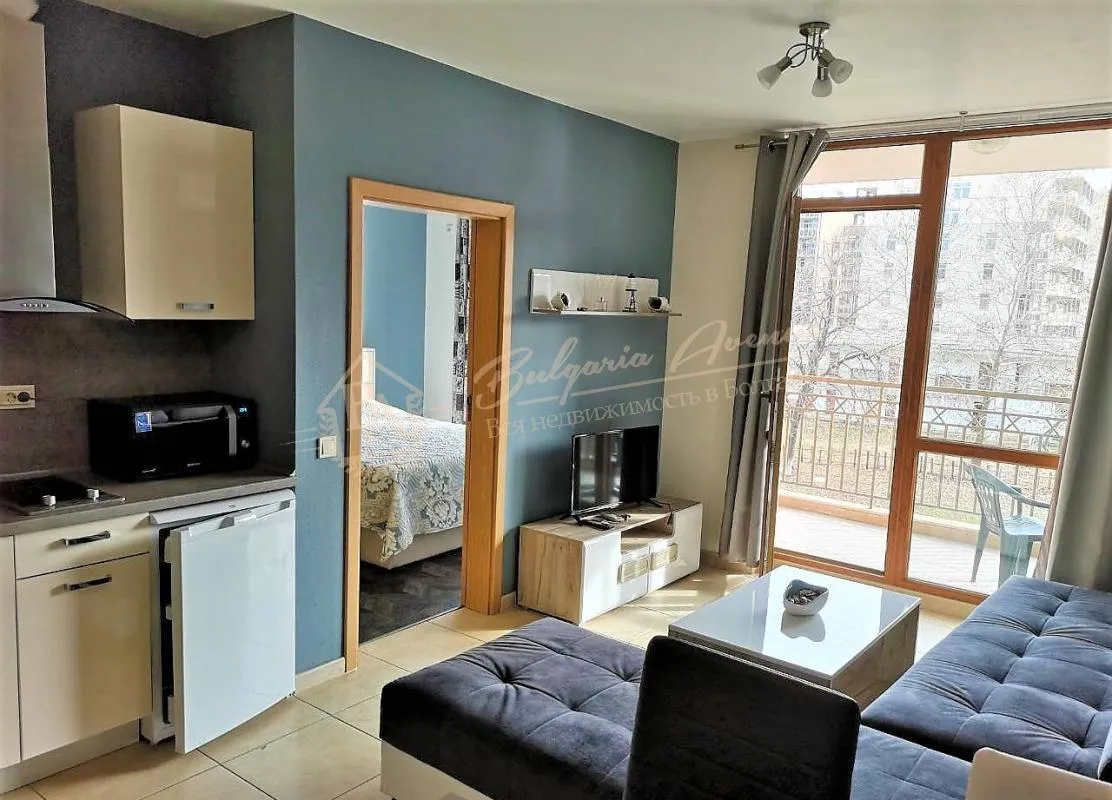 Меблированная, двухкомнатная квартира в 150 м от моря, к.Солнечный берег