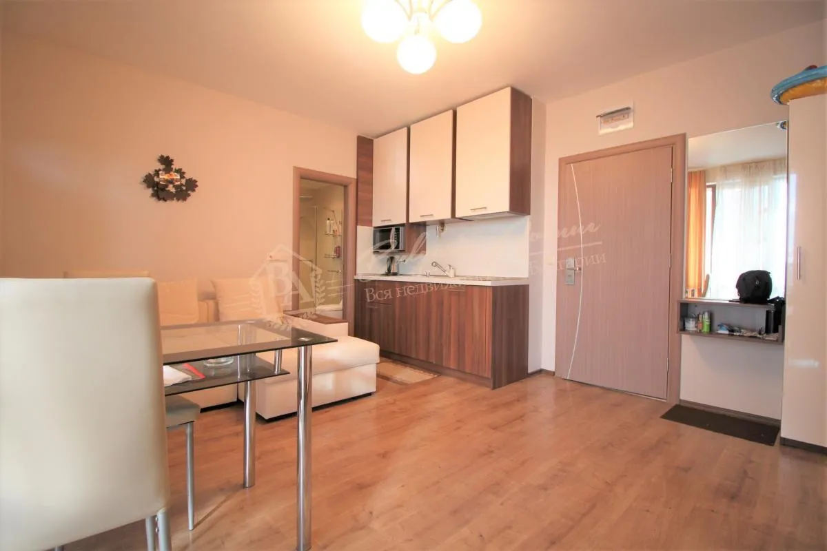 Апартамент с 1 спальней, французские окна, в к.Солнечный берег