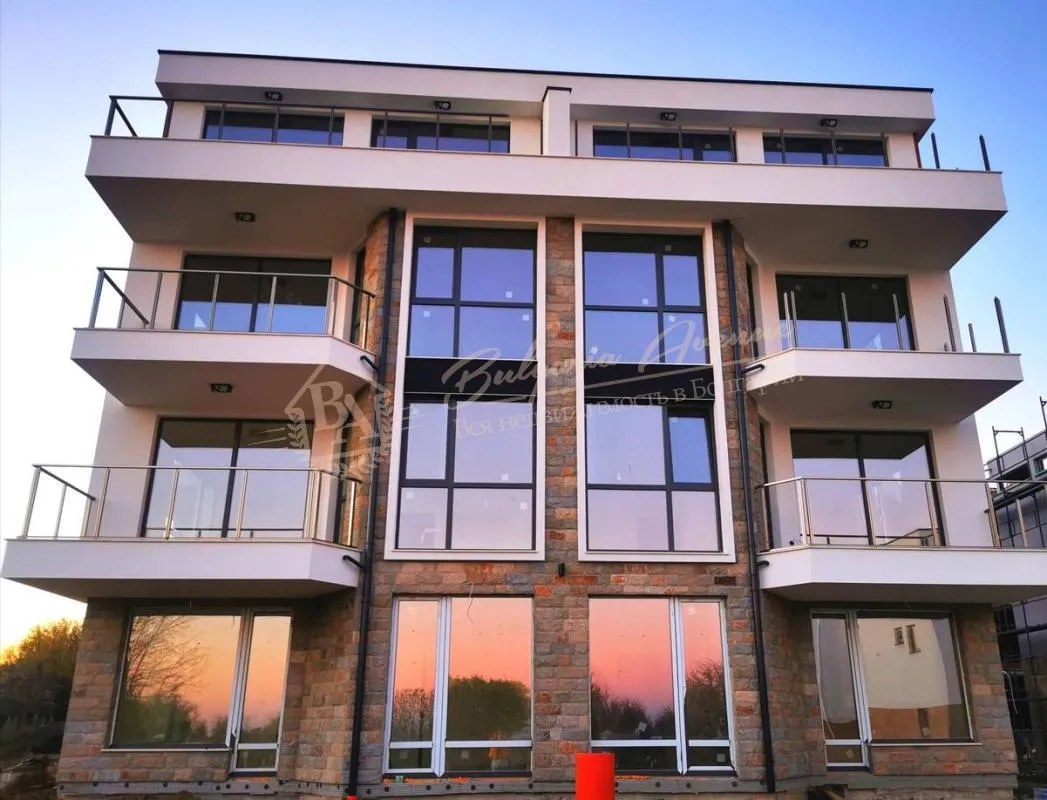 Двухкомнатная квартира на первой линии от застройщика в Сарафово, г.Бургас