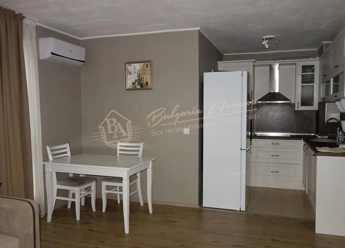 Дизайнерски меблирован апартамент с 1 спальней в новом доме, г.Несебр