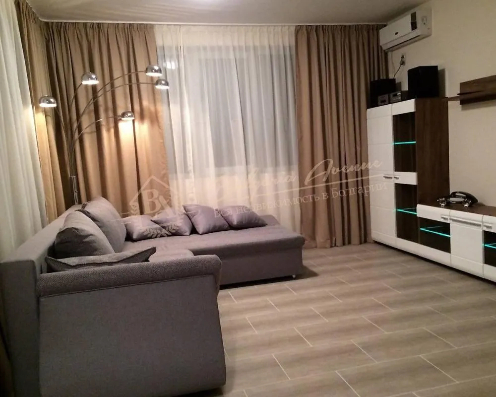 Новый, меблированный апартамент с 1 спальней в 100м от моря в Равде