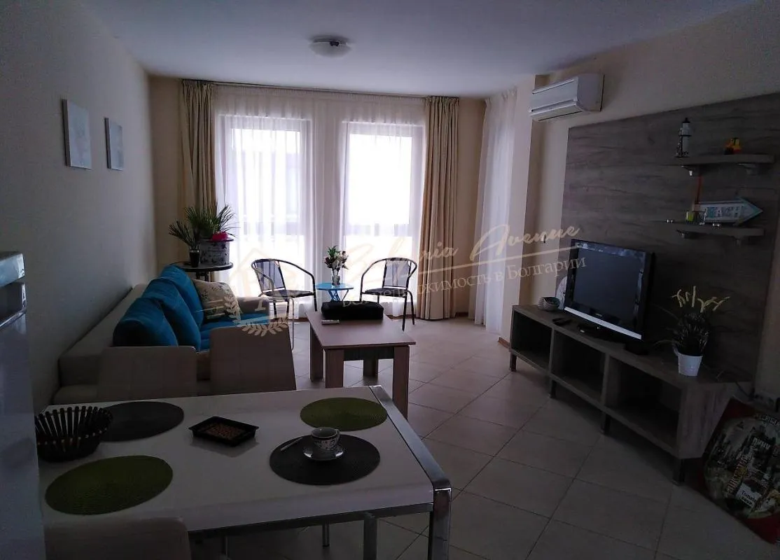 Двухкомнатная,дизайнерская квартира с видом на море на первой линии в г.Бяла