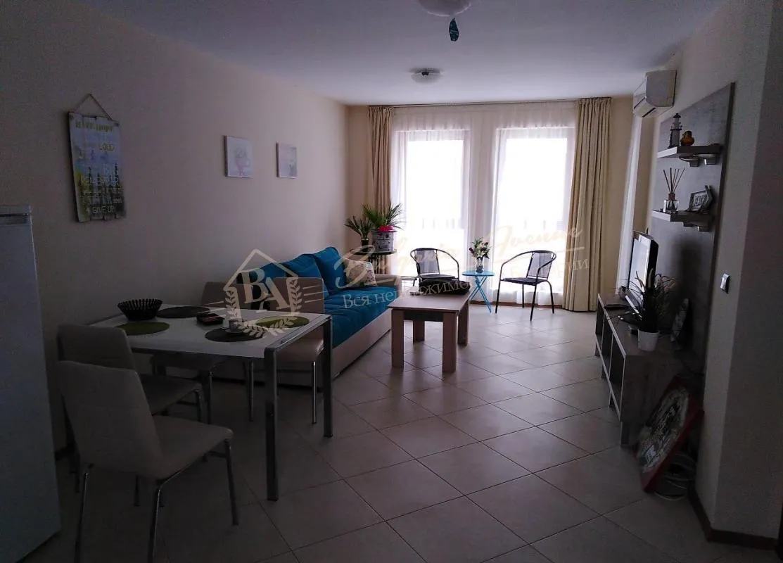 Двухкомнатная,дизайнерская квартира с видом на море на первой линии в г.Бяла