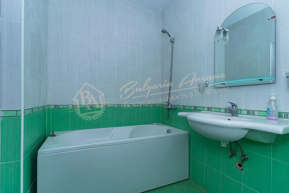 Апартамент с 1 спальней в закрытом комплексе с видом на море, к.Золотые пески