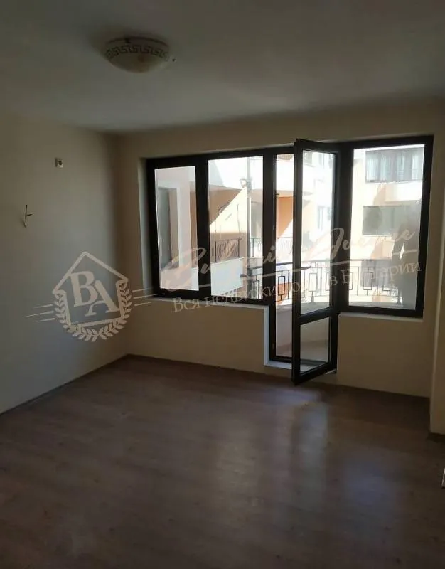 Двухкомнатная квартира на 1 линии в комплексе Рич 2 в Равде