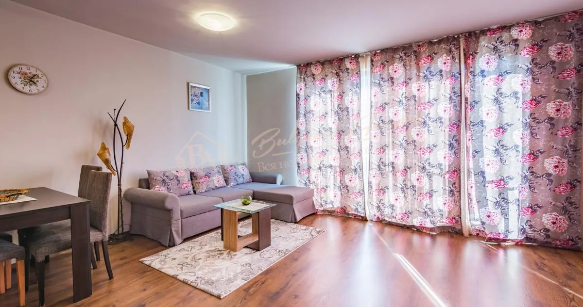 Просторный, светлый апартамент с 1 спальней на 1 линии