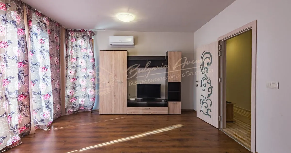 Просторный, светлый апартамент с 1 спальней на 1 линии