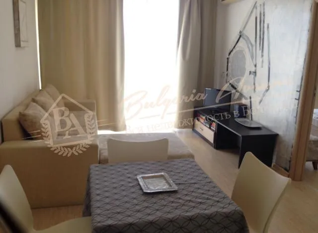 Меблированный апартамент с 1 спальней с видом на море у пляжа в г.Поморие